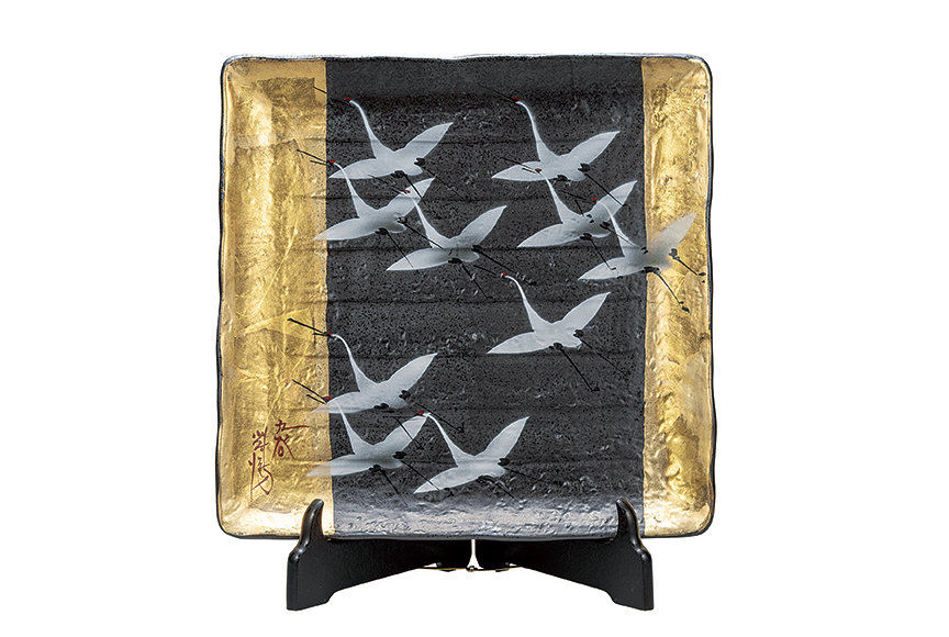 10号飾皿・金箔群鶴